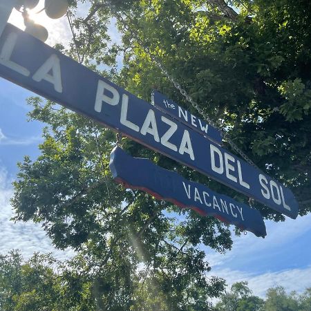 La Plaza Del Sol Motel Мешпі Екстер'єр фото